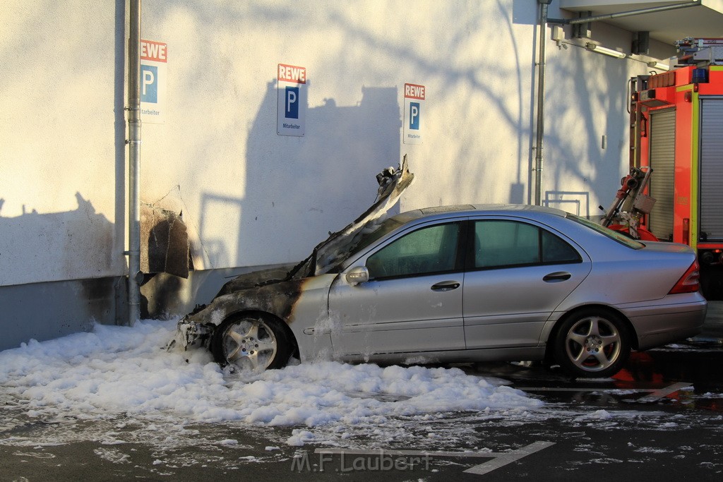 PKW Brand Koeln Bocklemuend Goerlinger Centrum JK P34.jpg